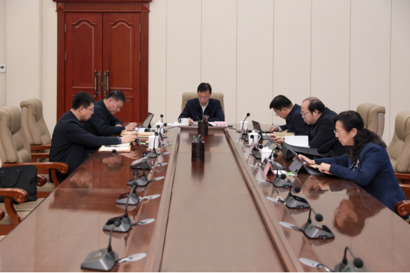 省司法厅召开领导班子成员第四次解放思想案例专题研讨暨“学先进、谋发展、促振兴”行动交流研讨会议